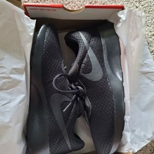 New nike tanjun sneakers